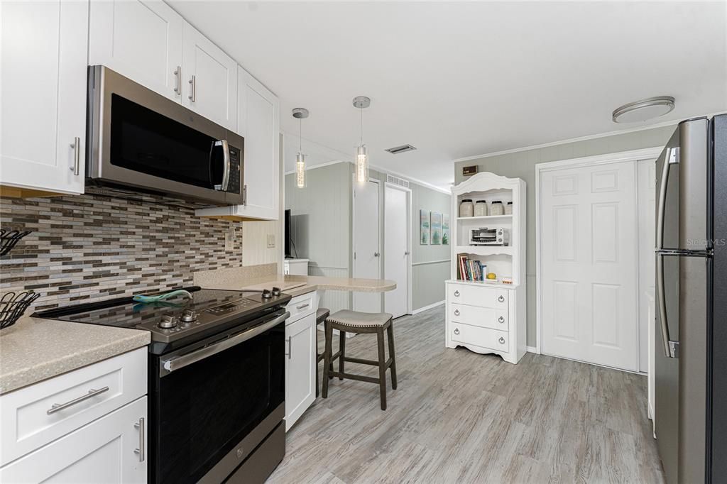 На продажу: $175,000 (2 спален, 2 ванн, 1151 Квадратных фут)