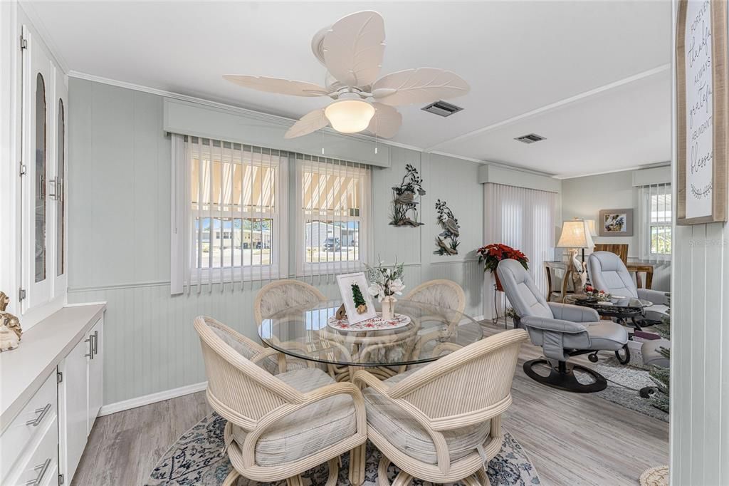 На продажу: $175,000 (2 спален, 2 ванн, 1151 Квадратных фут)