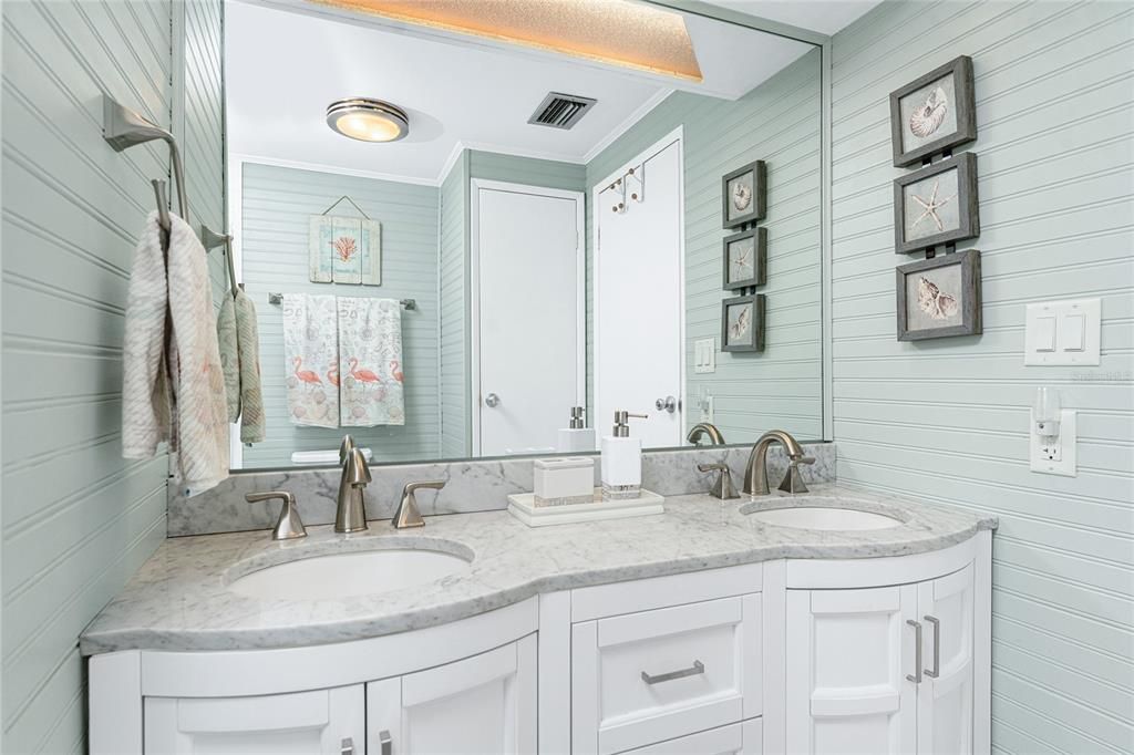 На продажу: $175,000 (2 спален, 2 ванн, 1151 Квадратных фут)