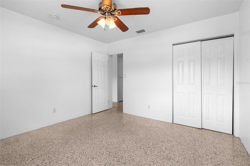 For Sale: $288,000 (2 beds, 1 baths, 782 Square Feet)