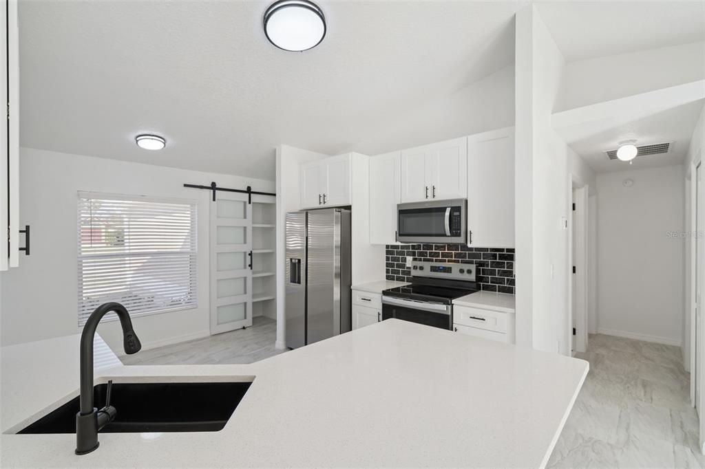 For Sale: $355,000 (3 beds, 2 baths, 1586 Square Feet)