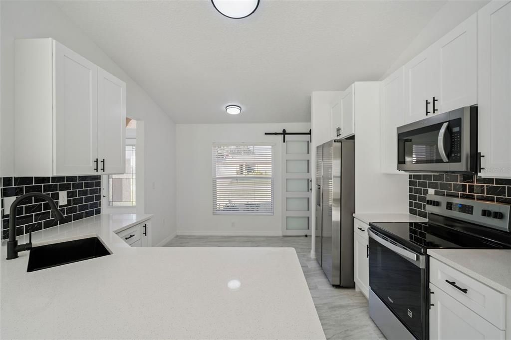 For Sale: $355,000 (3 beds, 2 baths, 1586 Square Feet)