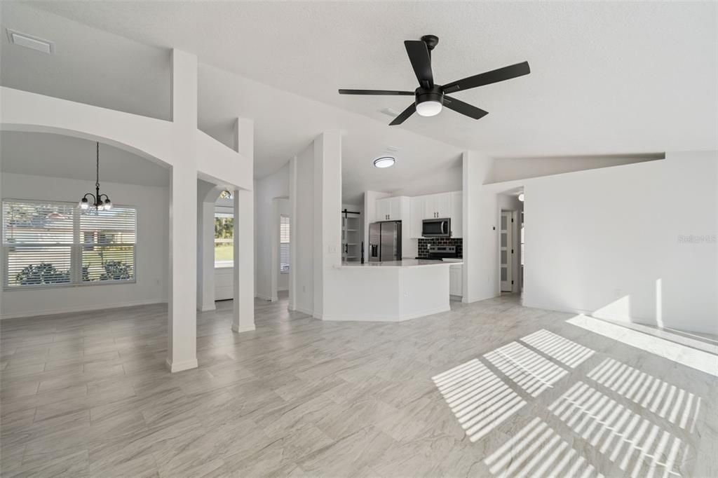 For Sale: $355,000 (3 beds, 2 baths, 1586 Square Feet)