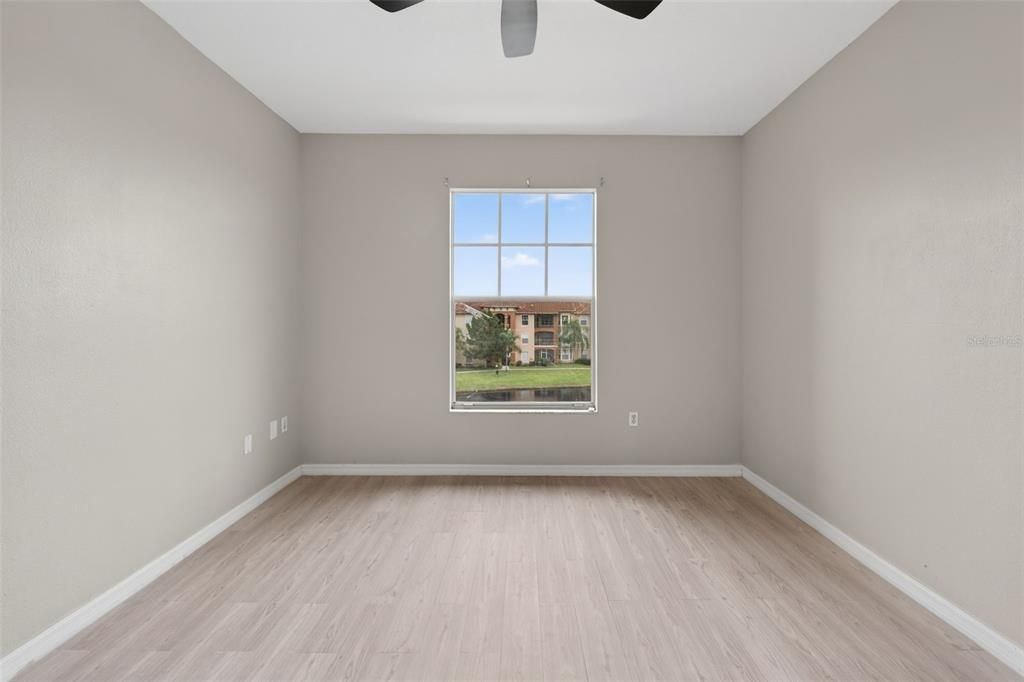 For Sale: $158,000 (2 beds, 2 baths, 1073 Square Feet)