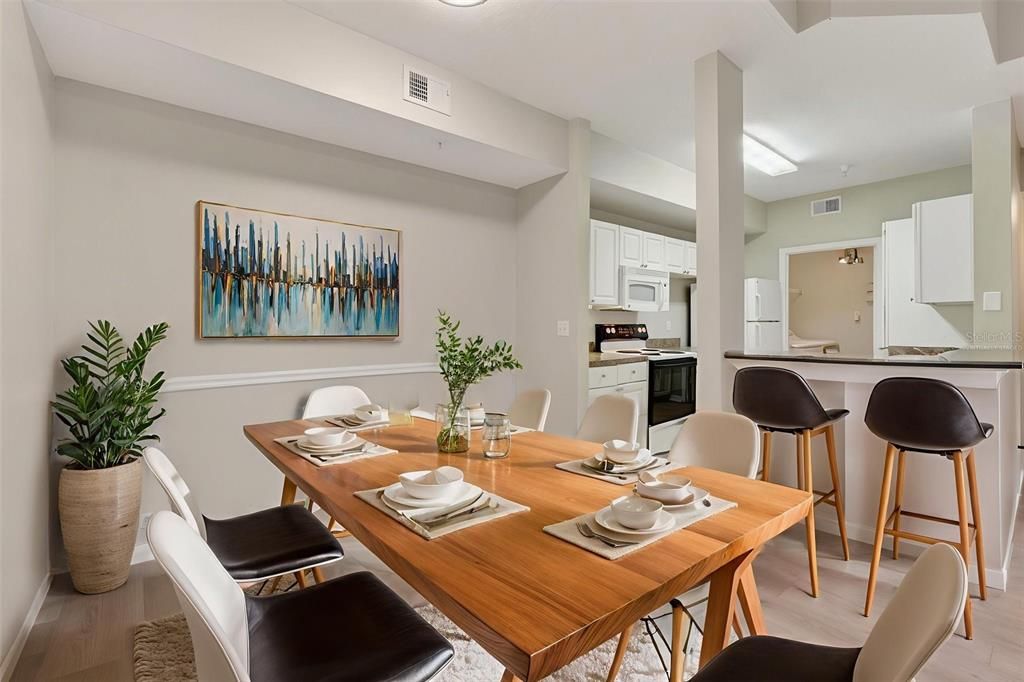 For Sale: $158,000 (2 beds, 2 baths, 1073 Square Feet)