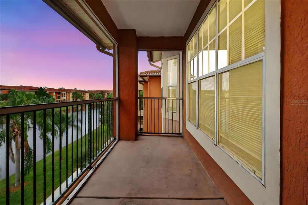 For Sale: $158,000 (2 beds, 2 baths, 1073 Square Feet)