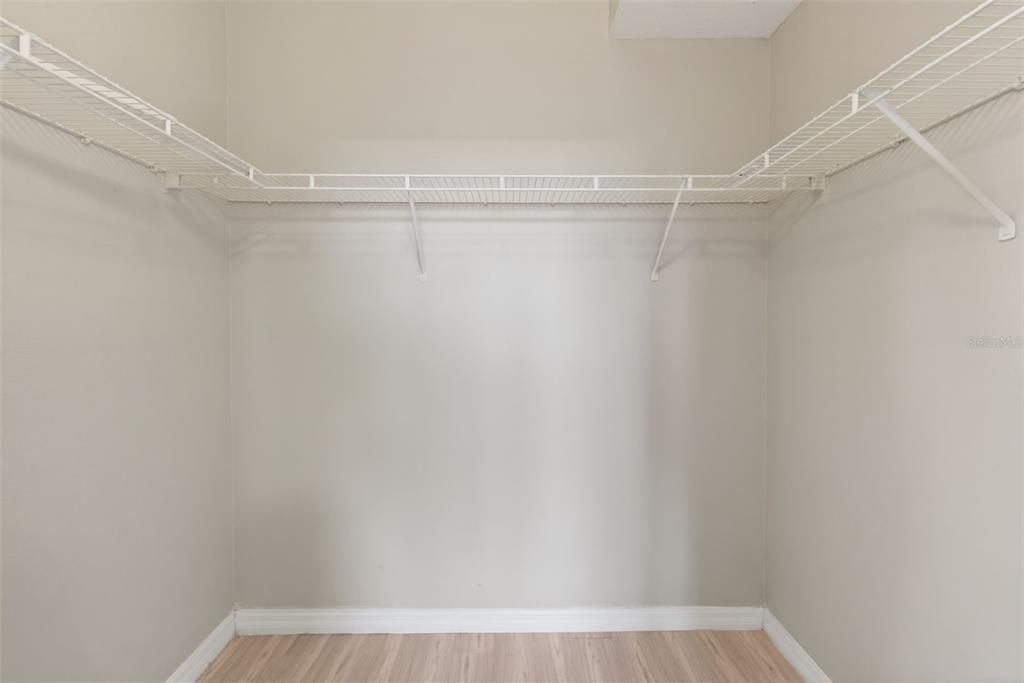 For Sale: $158,000 (2 beds, 2 baths, 1073 Square Feet)