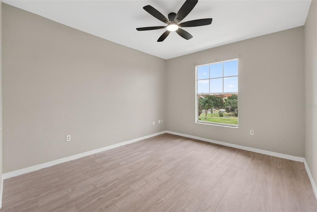 For Sale: $158,000 (2 beds, 2 baths, 1073 Square Feet)