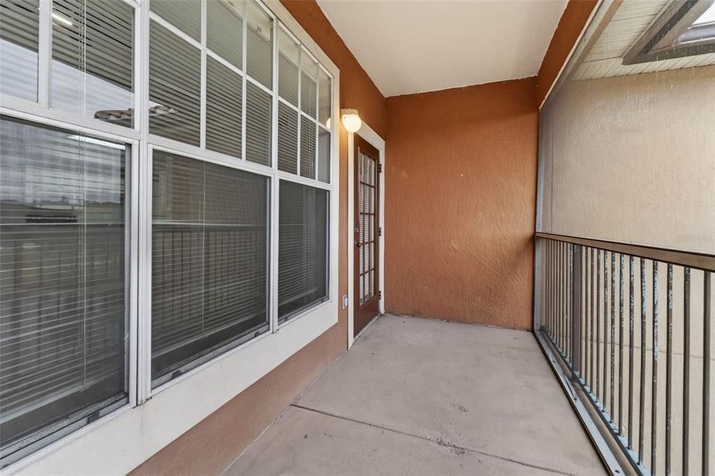 For Sale: $158,000 (2 beds, 2 baths, 1073 Square Feet)