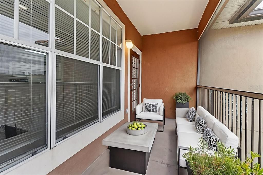 For Sale: $158,000 (2 beds, 2 baths, 1073 Square Feet)