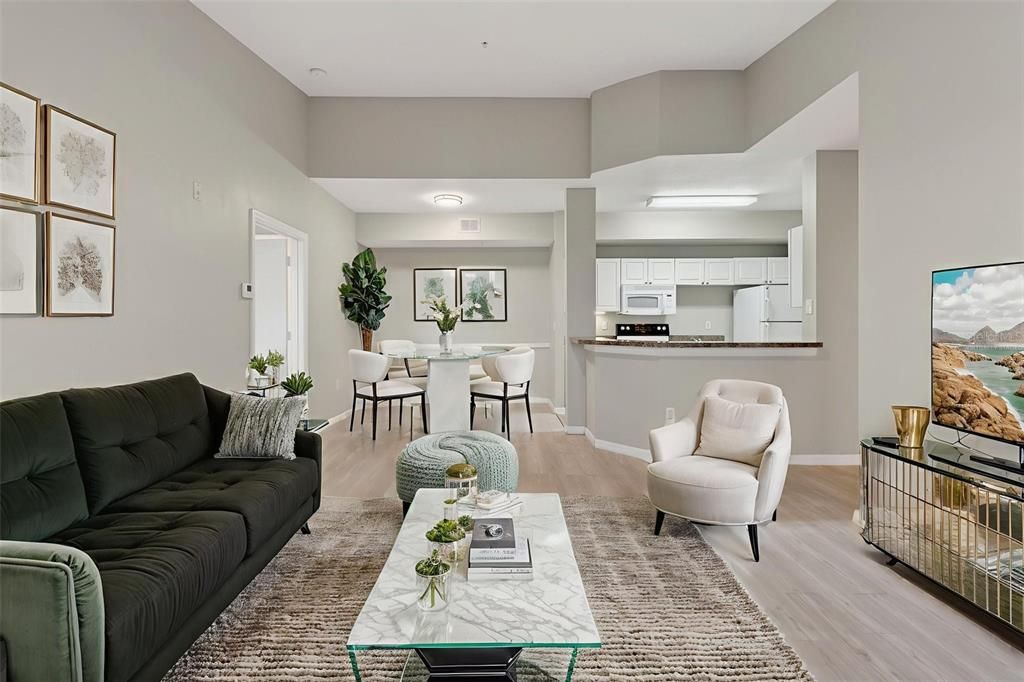 For Sale: $158,000 (2 beds, 2 baths, 1073 Square Feet)