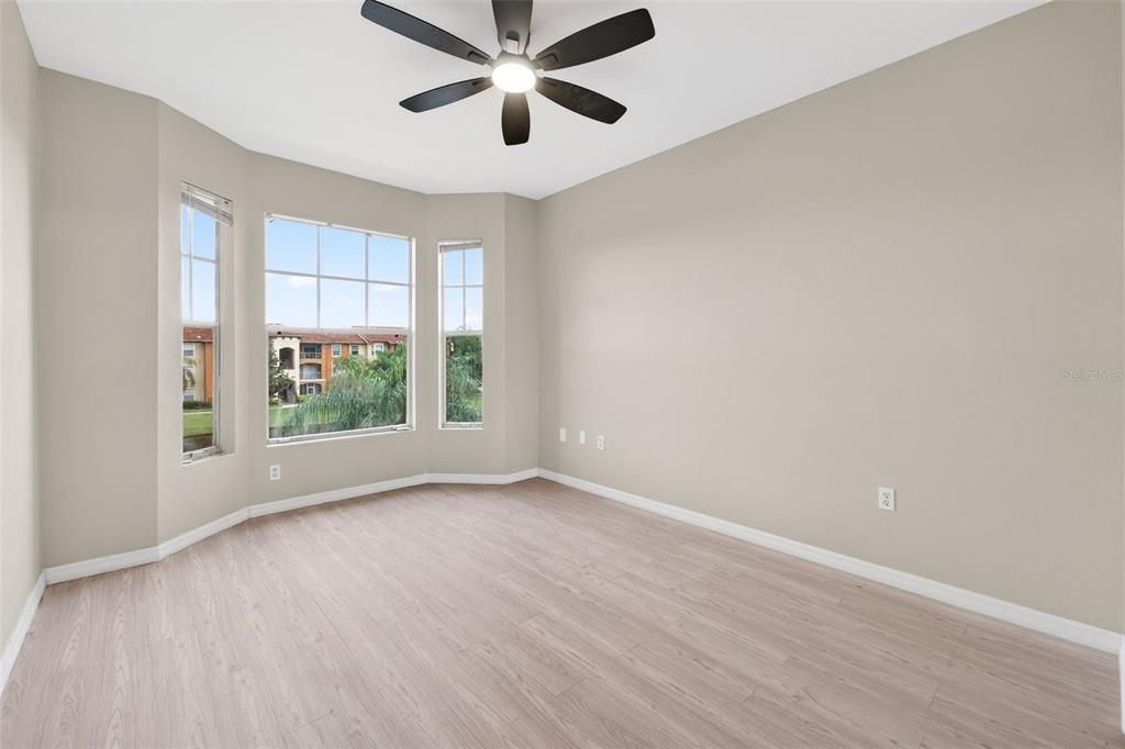 For Sale: $158,000 (2 beds, 2 baths, 1073 Square Feet)