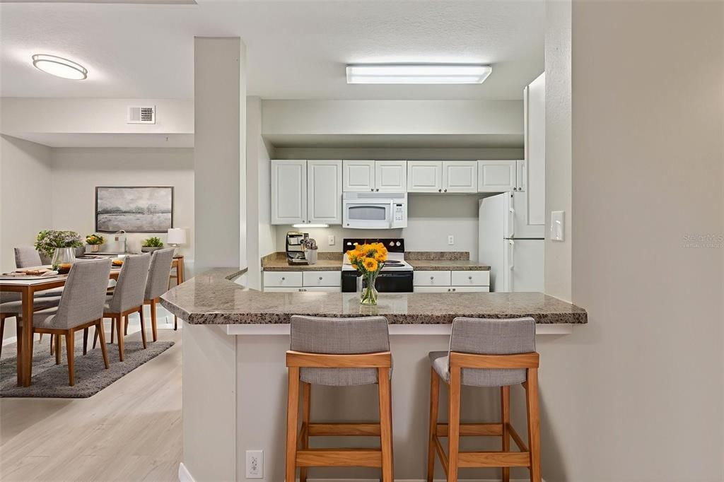 For Sale: $158,000 (2 beds, 2 baths, 1073 Square Feet)