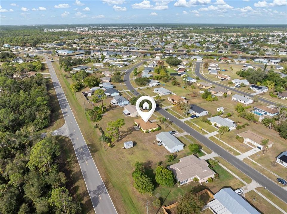 For Sale: $178,800 (2 beds, 1 baths, 903 Square Feet)