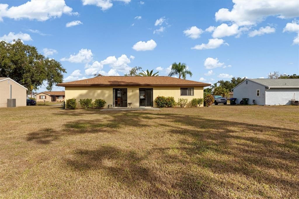 For Sale: $178,800 (2 beds, 1 baths, 903 Square Feet)