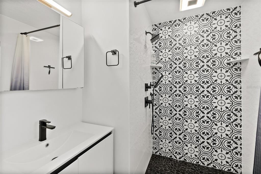 На продажу: $449,200 (2 спален, 2 ванн, 1340 Квадратных фут)