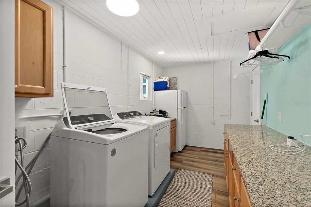 На продажу: $449,200 (2 спален, 2 ванн, 1340 Квадратных фут)