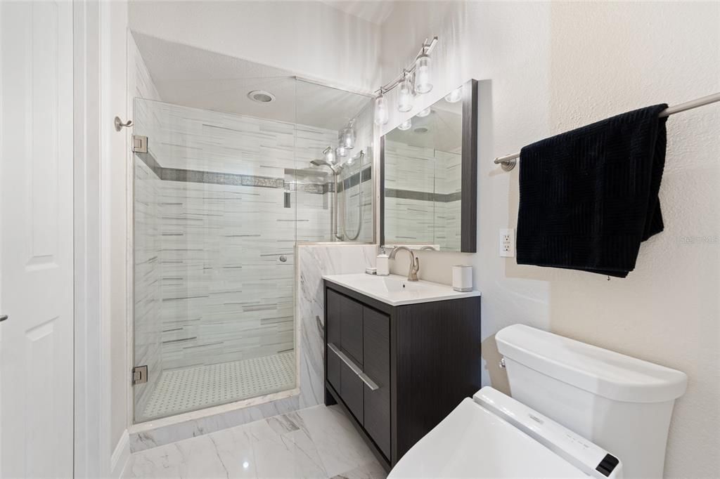 Activo con contrato: $2,999,000 (5 camas, 4 baños, 5776 Pies cuadrados)