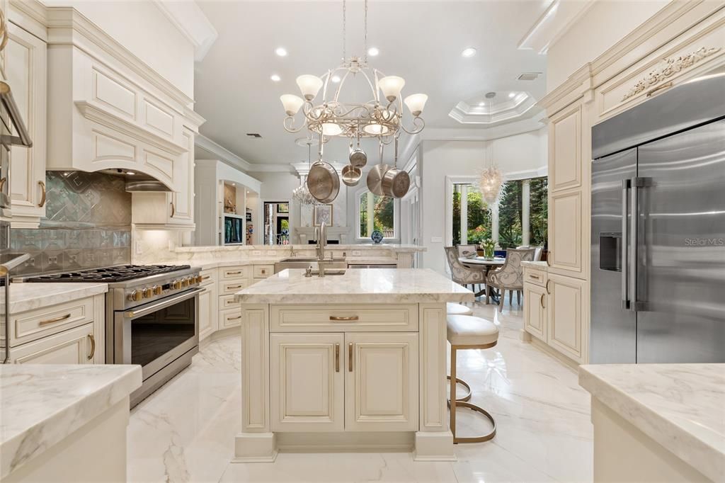 Activo con contrato: $2,999,000 (5 camas, 4 baños, 5776 Pies cuadrados)