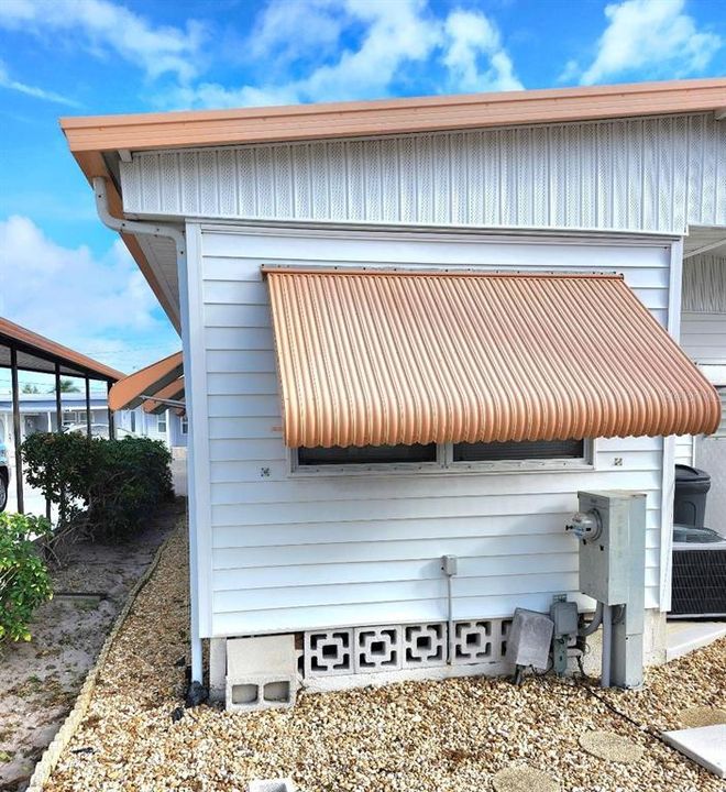 For Sale: $154,900 (2 beds, 1 baths, 880 Square Feet)