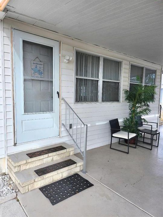 For Sale: $154,900 (2 beds, 1 baths, 880 Square Feet)