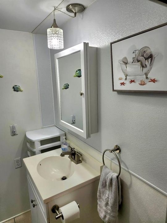 For Sale: $154,900 (2 beds, 1 baths, 880 Square Feet)