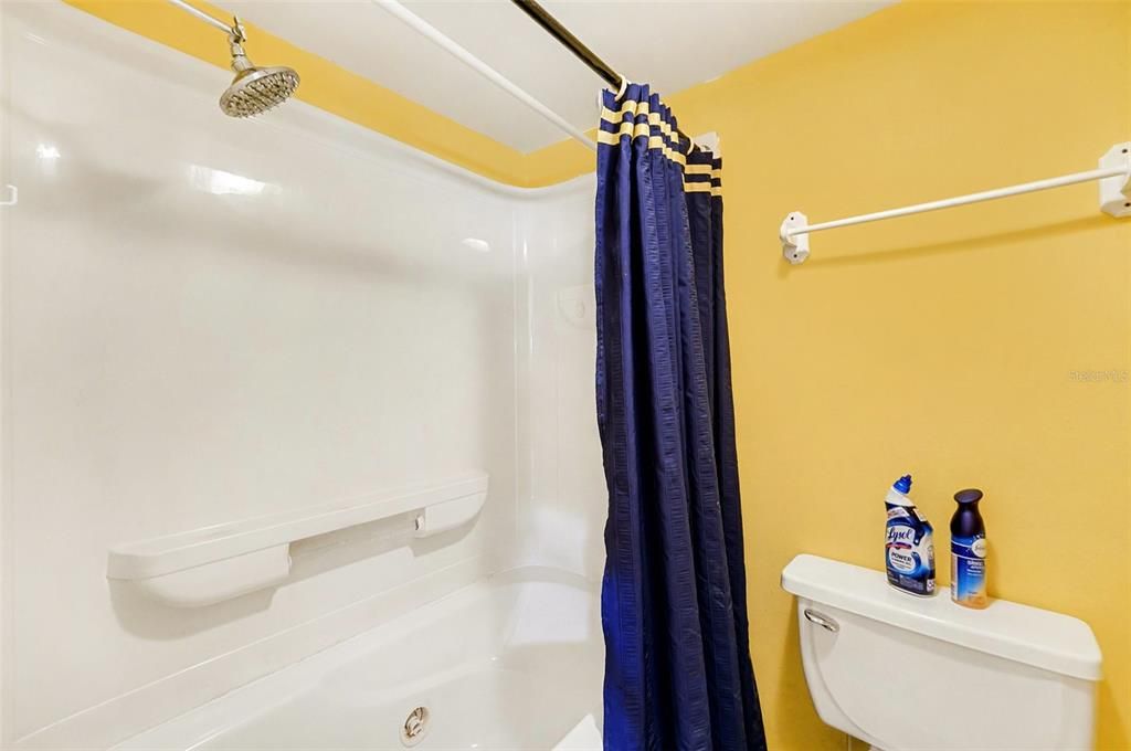 En Venta: $170,000 (3 camas, 2 baños, 1432 Pies cuadrados)