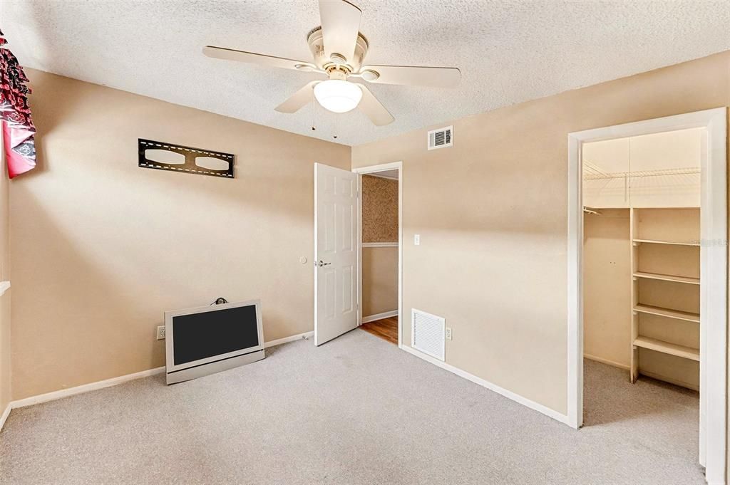 En Venta: $170,000 (3 camas, 2 baños, 1432 Pies cuadrados)