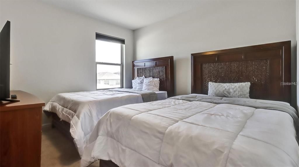 出租: $2,400 (4 贝兹, 2 浴室, 2416 平方英尺)