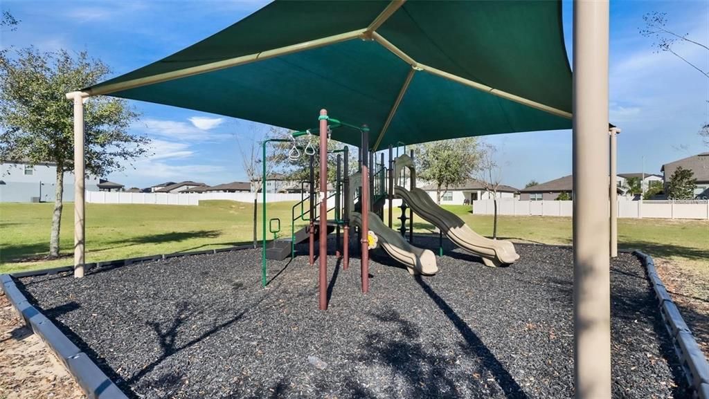 出租: $2,400 (4 贝兹, 2 浴室, 2416 平方英尺)