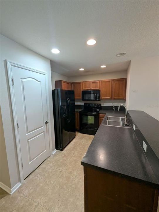 В аренду: $1,650 (2 спален, 1 ванн, 1332 Квадратных фут)