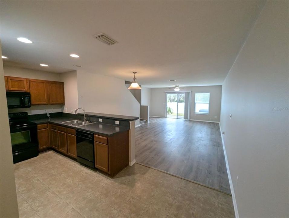 В аренду: $1,650 (2 спален, 1 ванн, 1332 Квадратных фут)