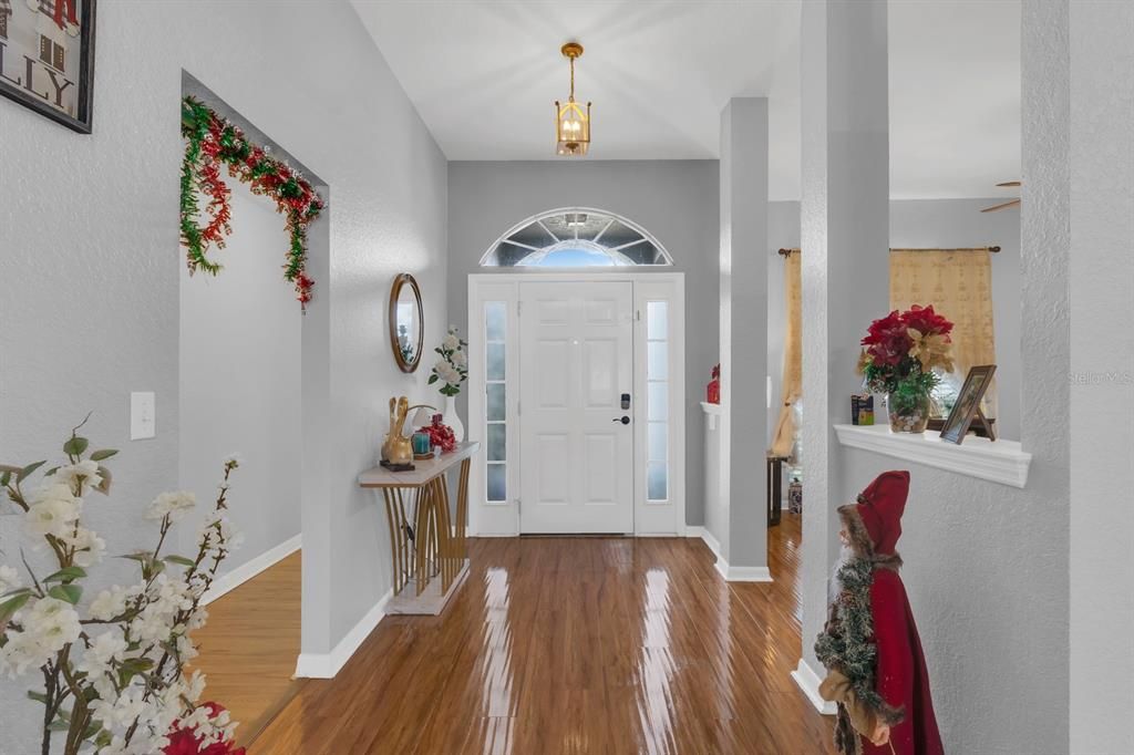 En Venta: $345,000 (4 camas, 2 baños, 2342 Pies cuadrados)