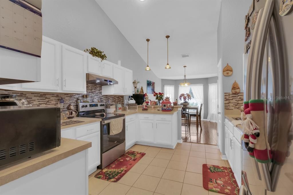 En Venta: $345,000 (4 camas, 2 baños, 2342 Pies cuadrados)