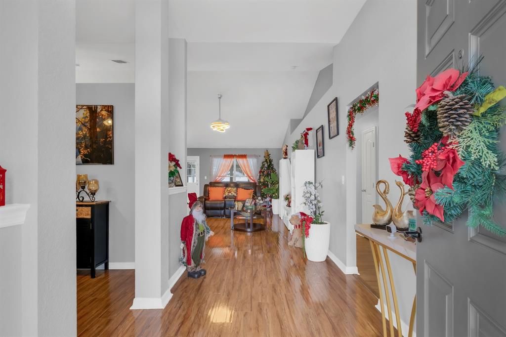 En Venta: $345,000 (4 camas, 2 baños, 2342 Pies cuadrados)