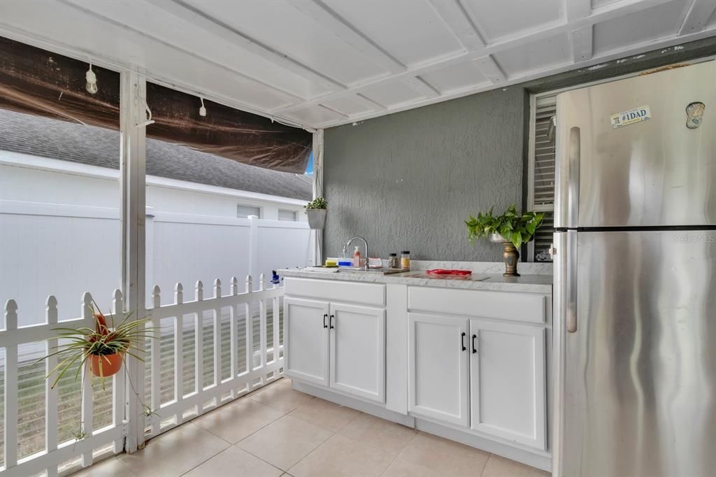 En Venta: $345,000 (4 camas, 2 baños, 2342 Pies cuadrados)