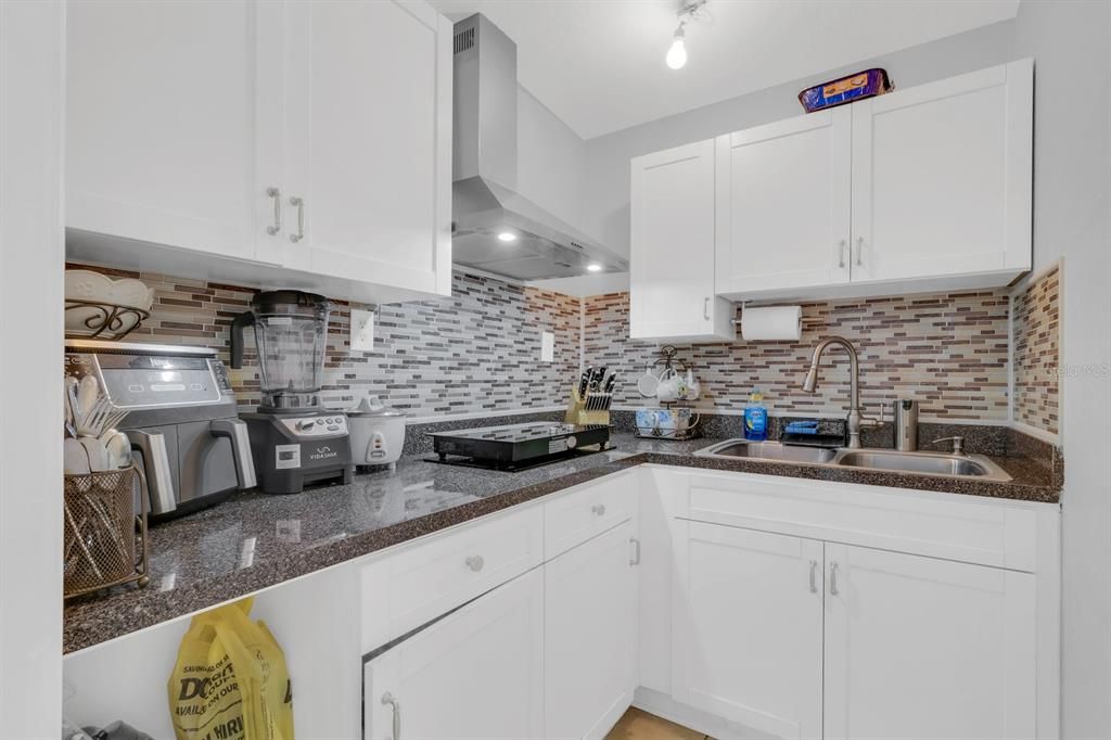 En Venta: $345,000 (4 camas, 2 baños, 2342 Pies cuadrados)