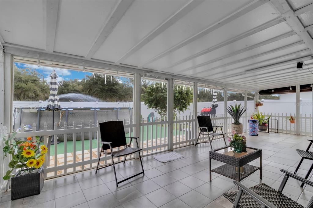 En Venta: $345,000 (4 camas, 2 baños, 2342 Pies cuadrados)