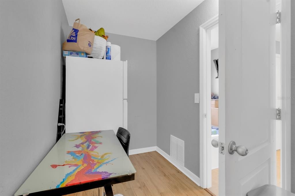 En Venta: $345,000 (4 camas, 2 baños, 2342 Pies cuadrados)