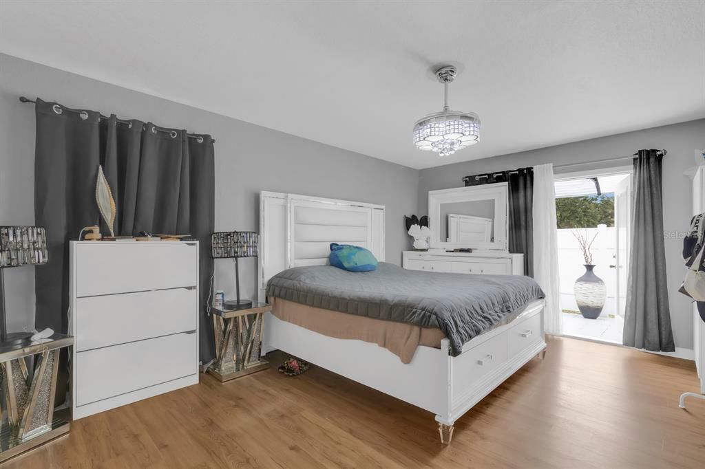 En Venta: $345,000 (4 camas, 2 baños, 2342 Pies cuadrados)