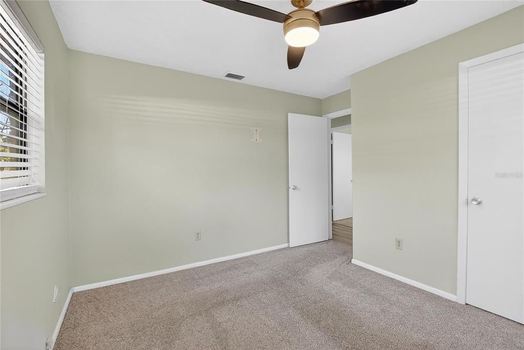 待售: $260,000 (3 贝兹, 1 浴室, 1234 平方英尺)