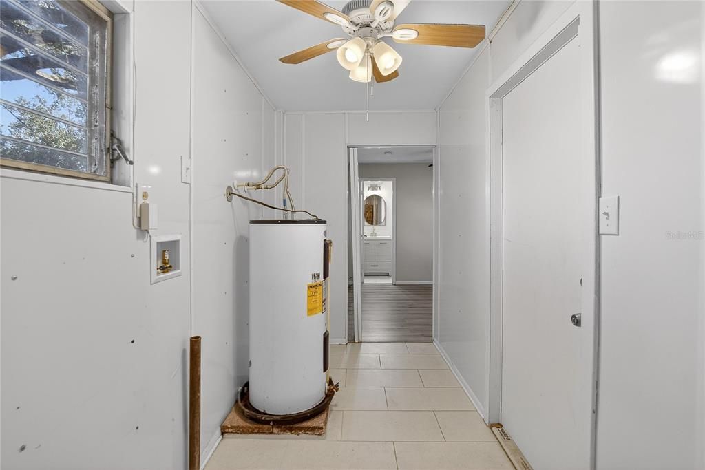 待售: $260,000 (3 贝兹, 1 浴室, 1234 平方英尺)