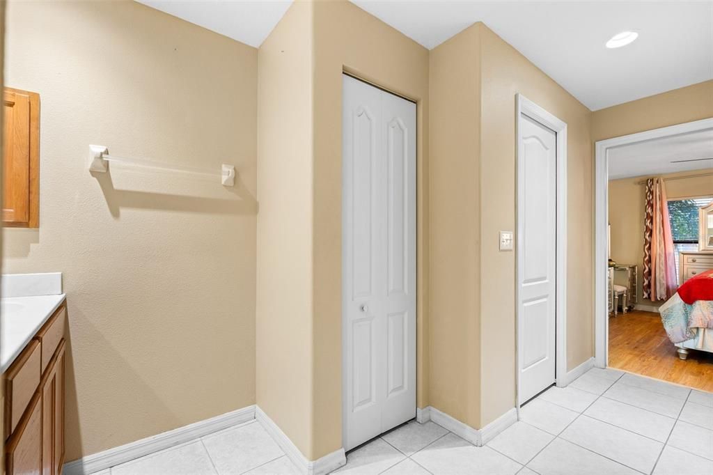 For Sale: $400,000 (3 beds, 2 baths, 1688 Square Feet)