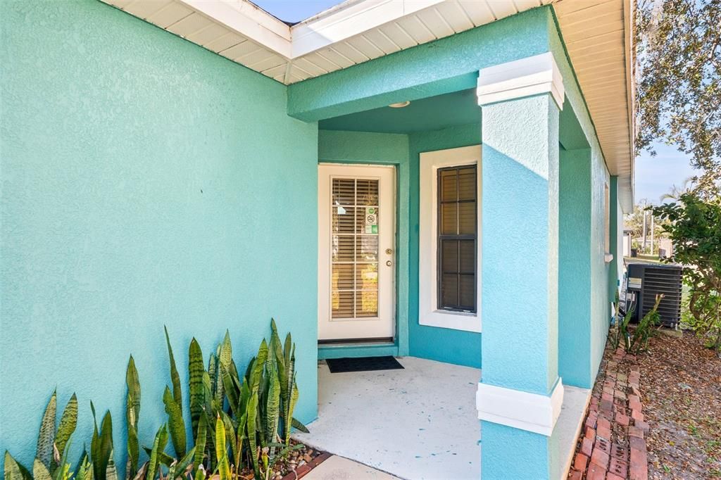 For Sale: $400,000 (3 beds, 2 baths, 1688 Square Feet)