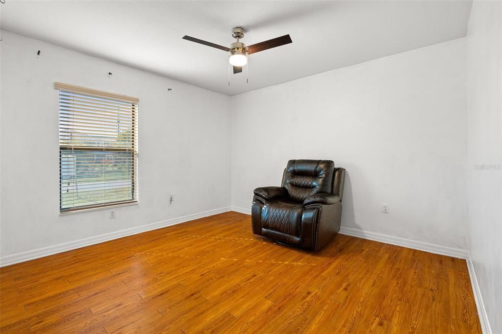 For Sale: $400,000 (3 beds, 2 baths, 1688 Square Feet)