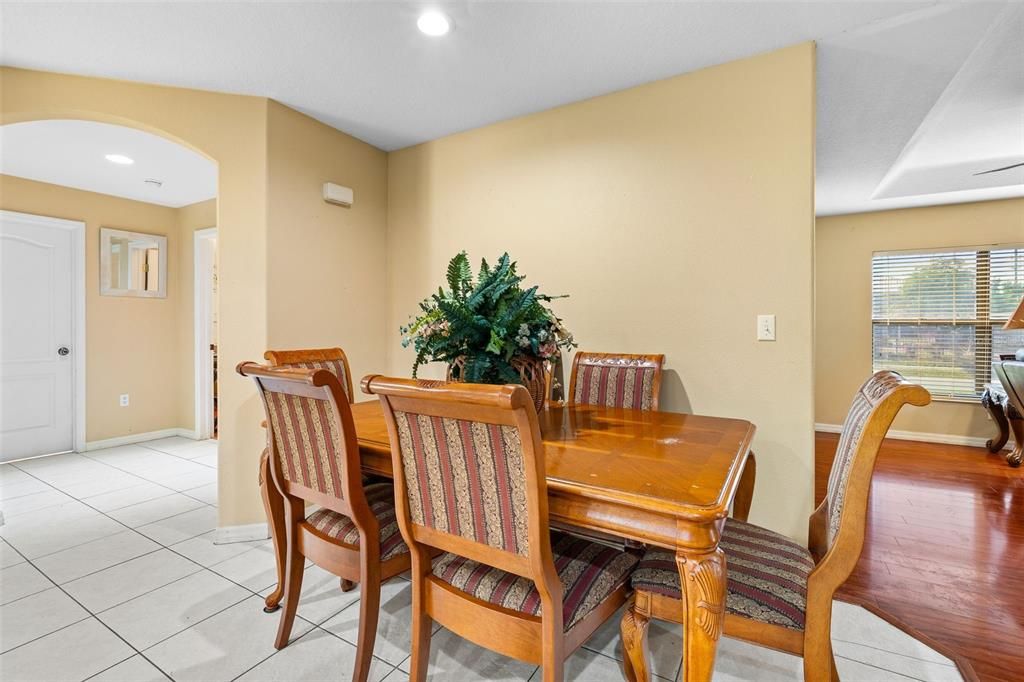 For Sale: $400,000 (3 beds, 2 baths, 1688 Square Feet)