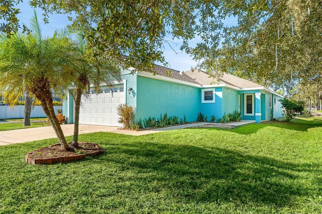 For Sale: $400,000 (3 beds, 2 baths, 1688 Square Feet)