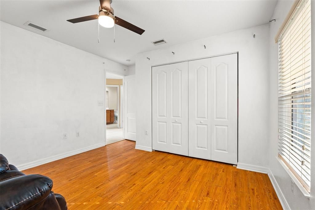 For Sale: $400,000 (3 beds, 2 baths, 1688 Square Feet)