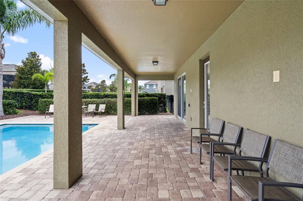 For Sale: $949,000 (10 beds, 10 baths, 4733 Square Feet)