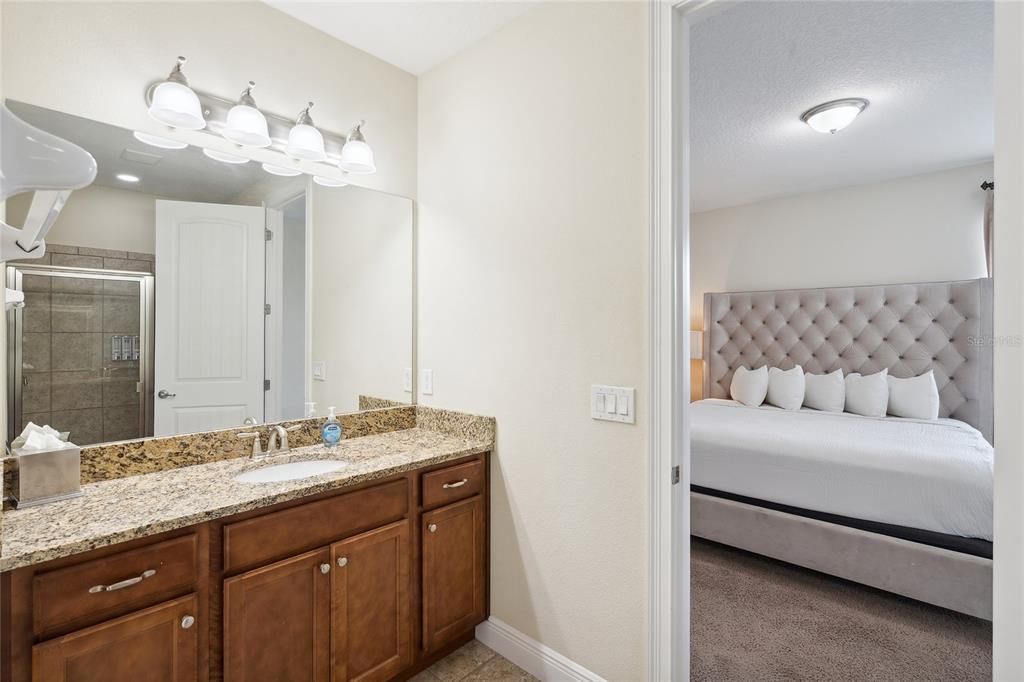 For Sale: $949,000 (10 beds, 10 baths, 4733 Square Feet)